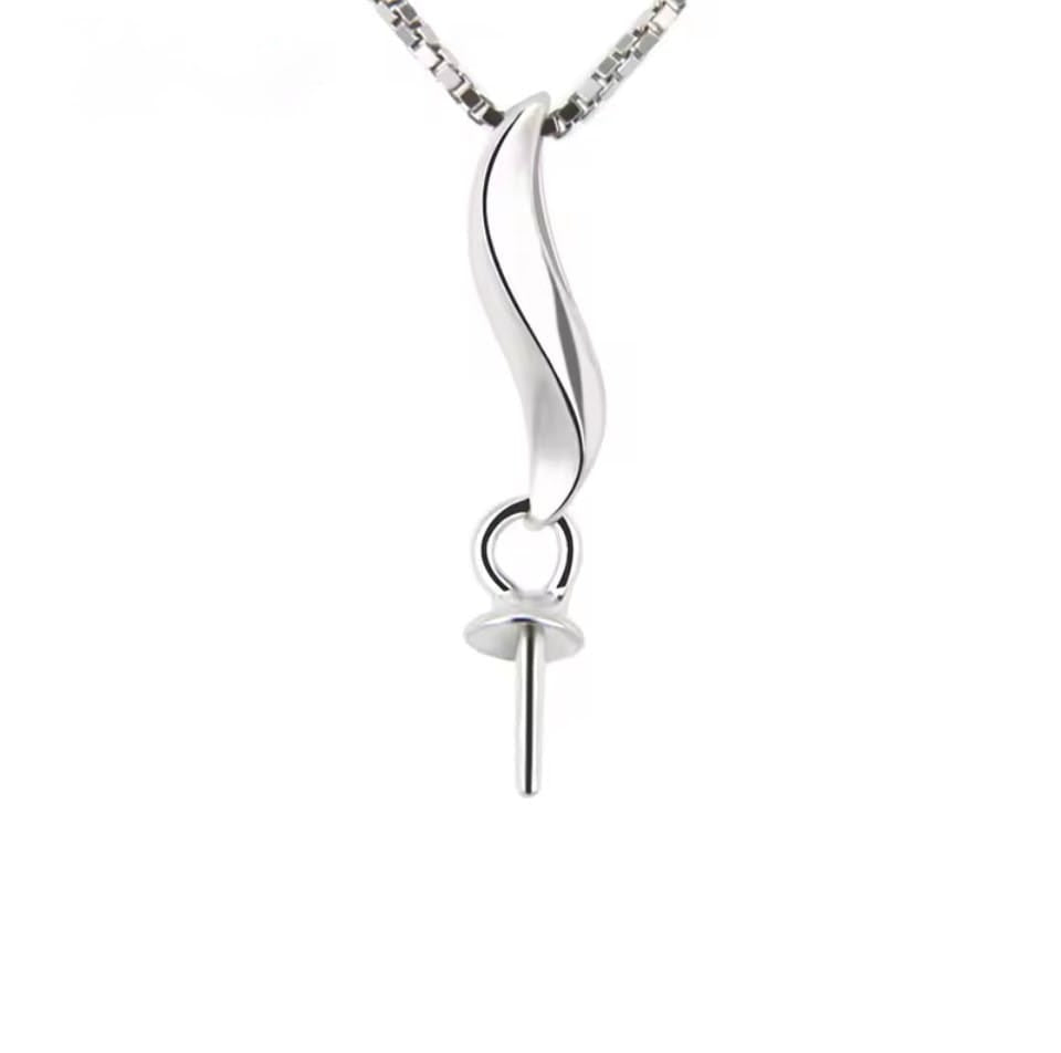 Silver curve pendant