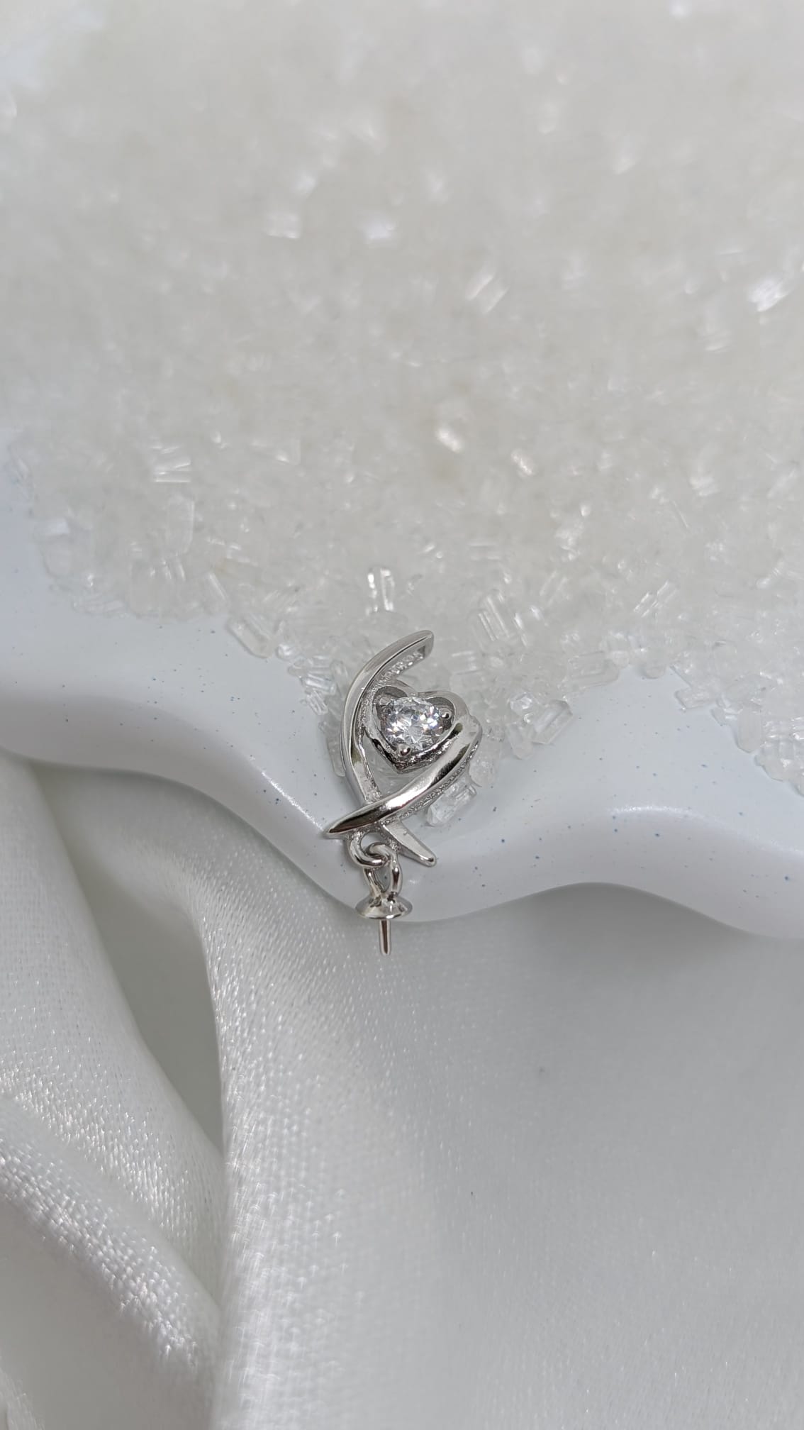 Nichola pendant