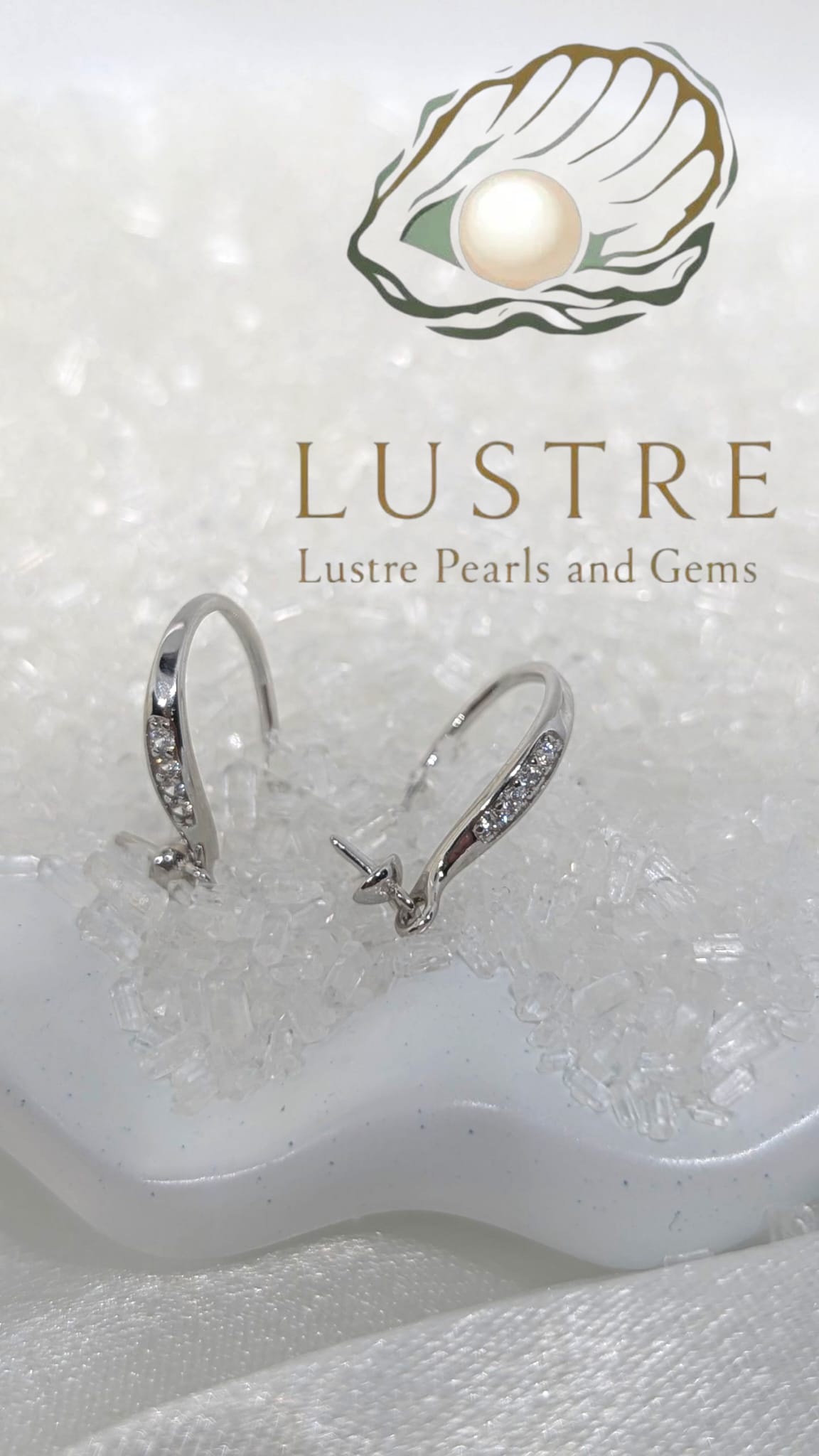 Detailed Hook earrings