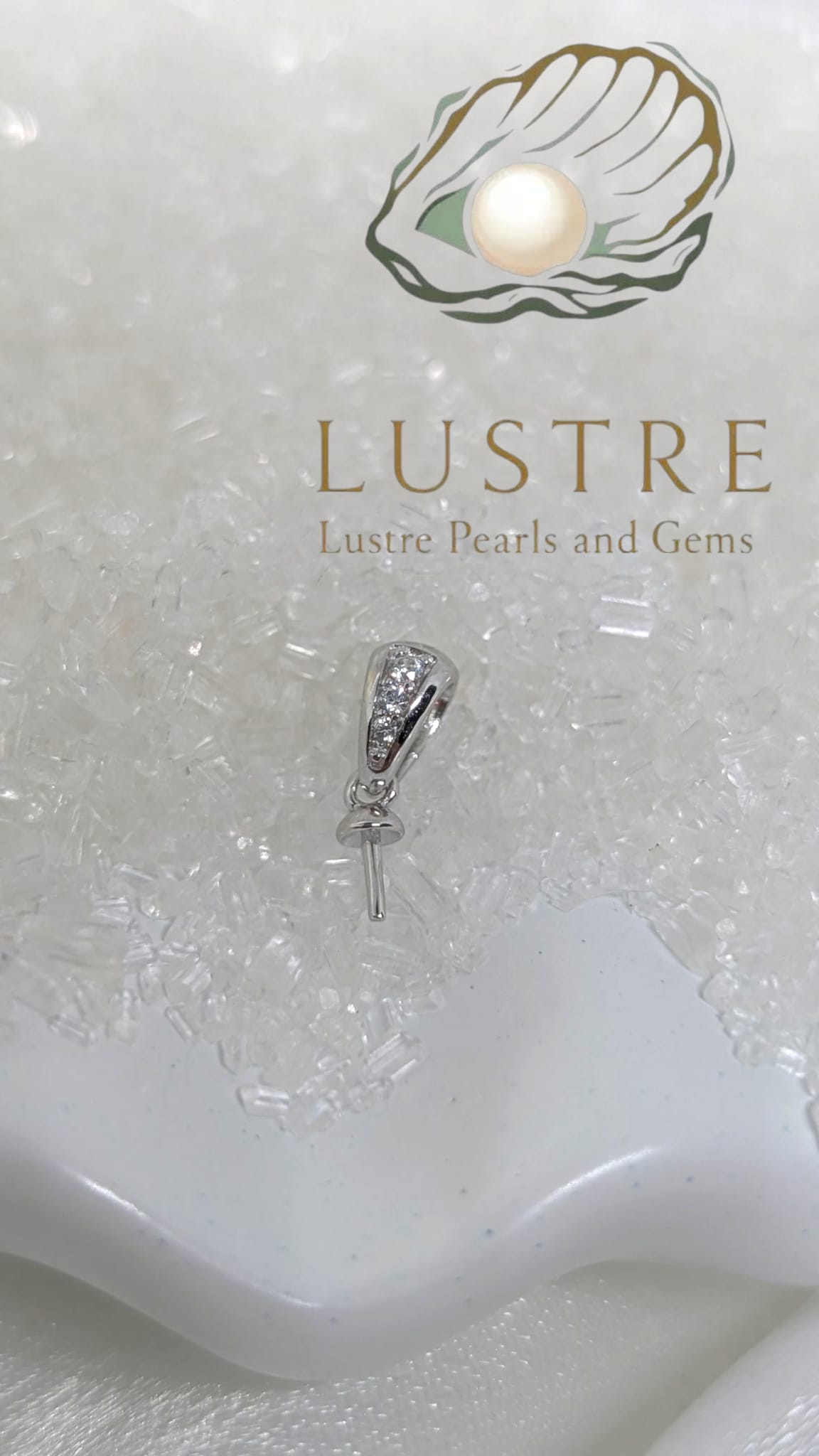 Rhinestone drop peal pendant