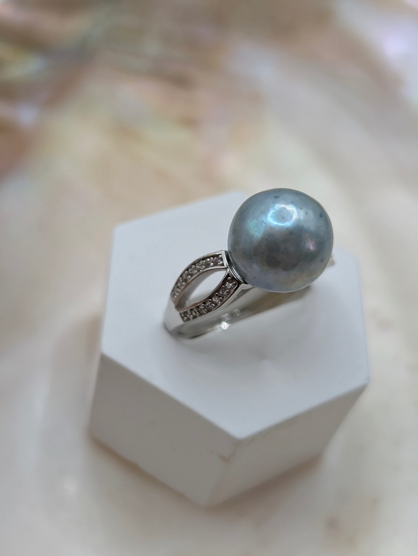 Speckled spearmint Edison pearl ring