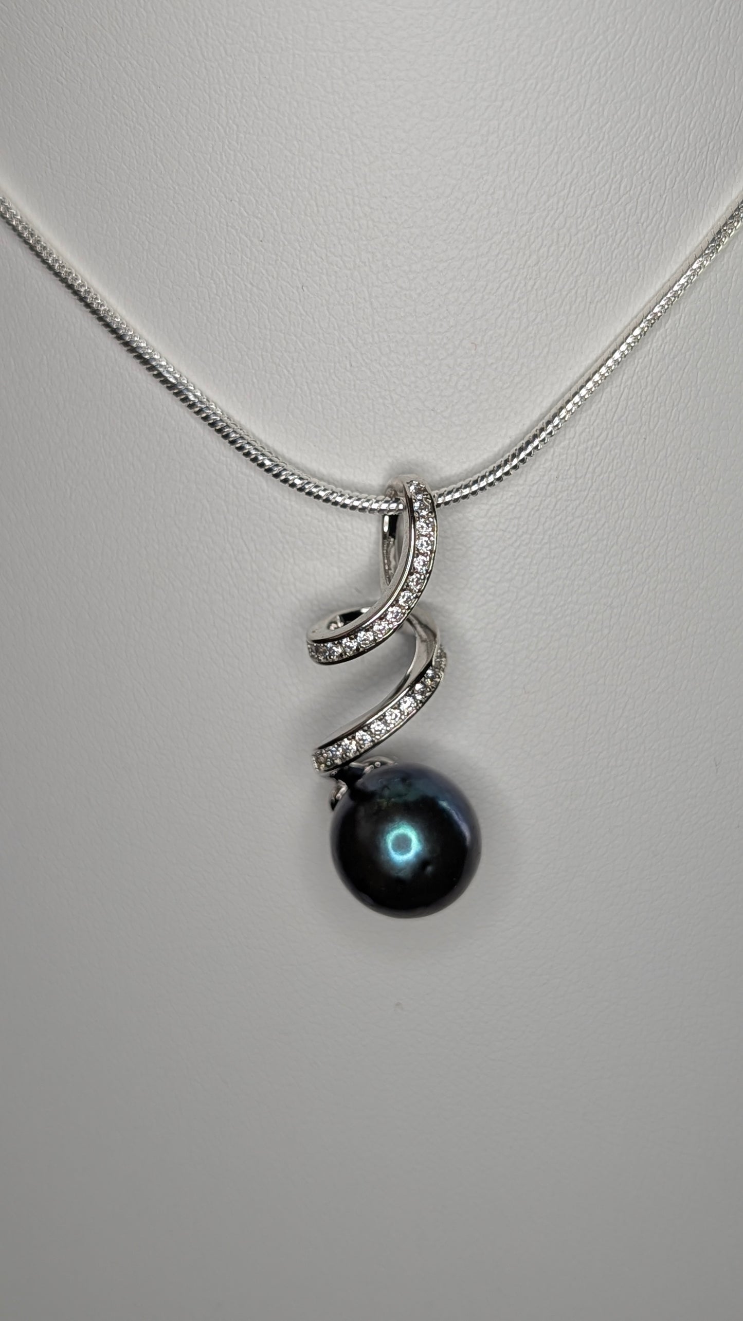 Small Peacock Edison twirl pendant