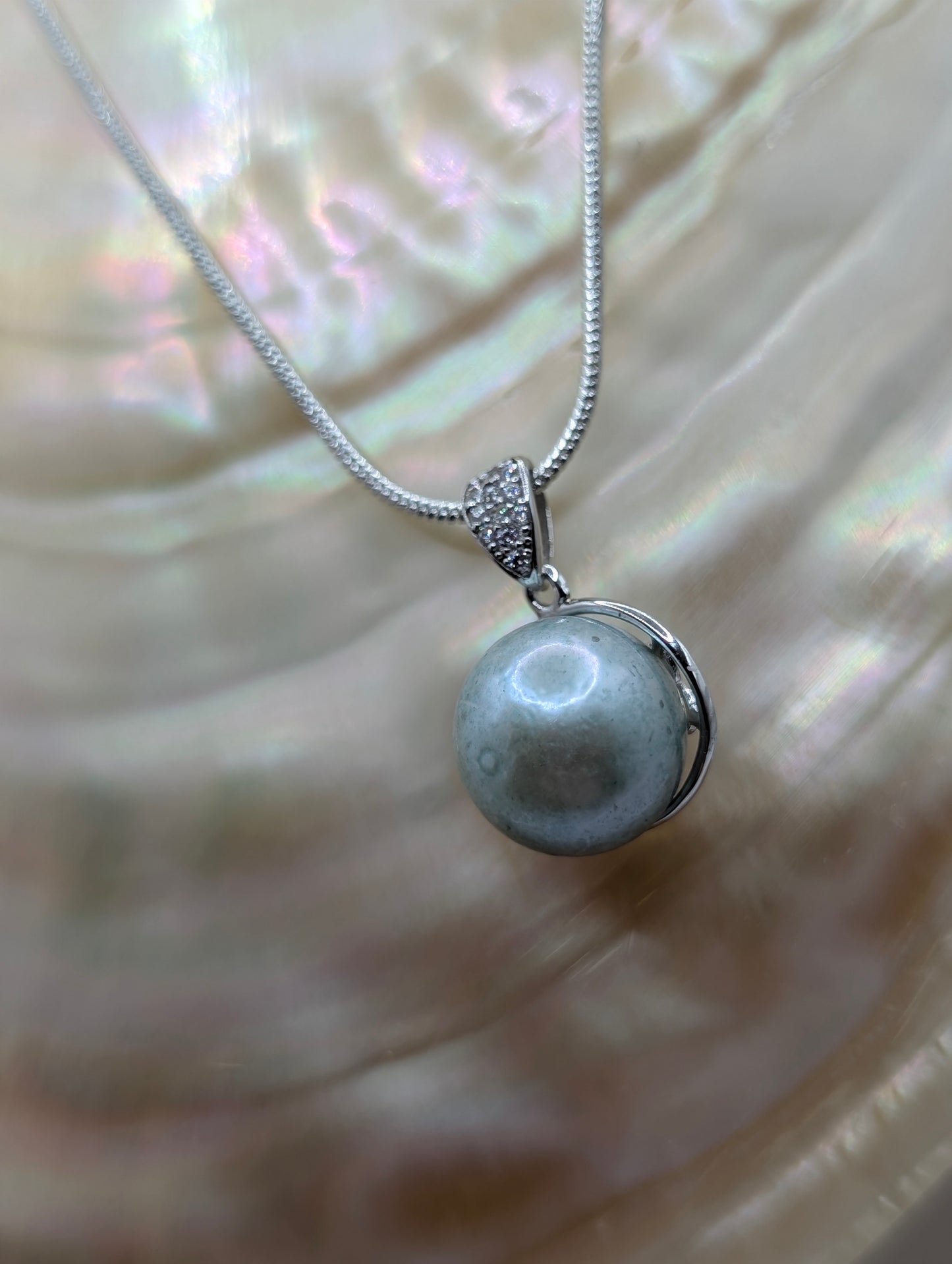 Spearmint Edison pearl necklace