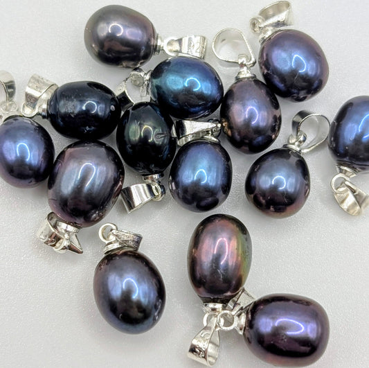Peacock/oilslick simple pearl drop necklace
