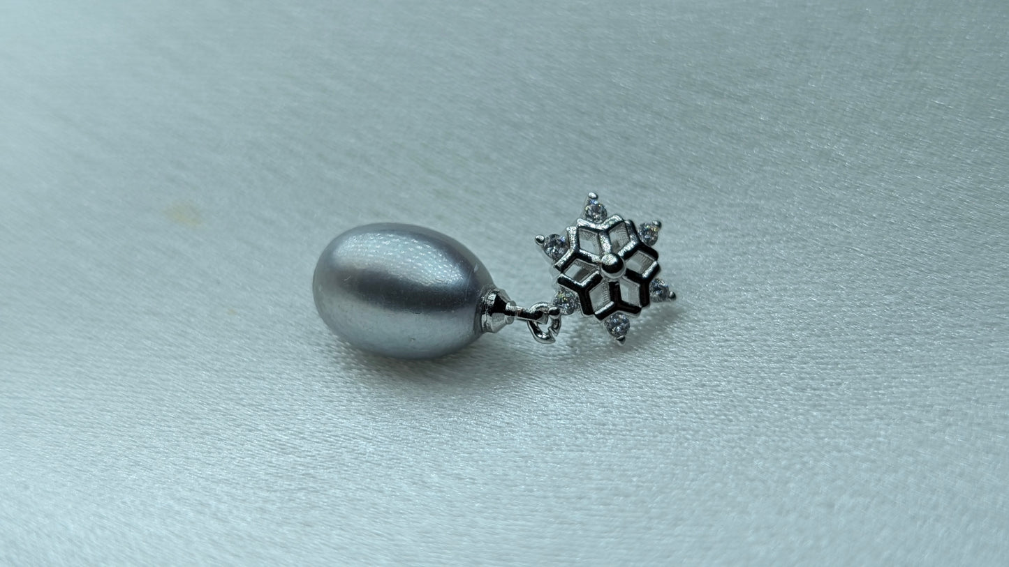 Snowflake drop necklace with silver pearl