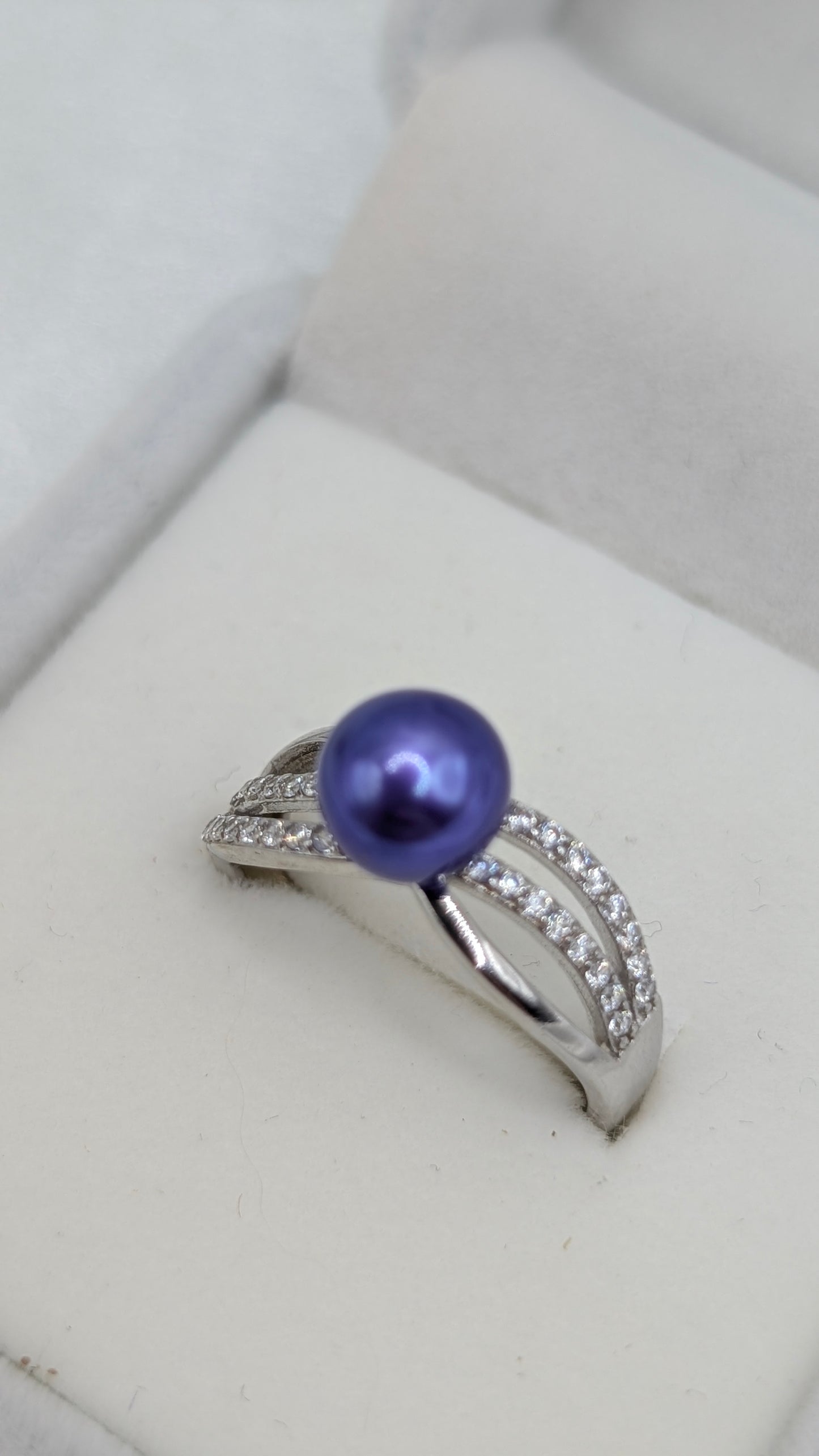Metallic purple pearl triple band ring