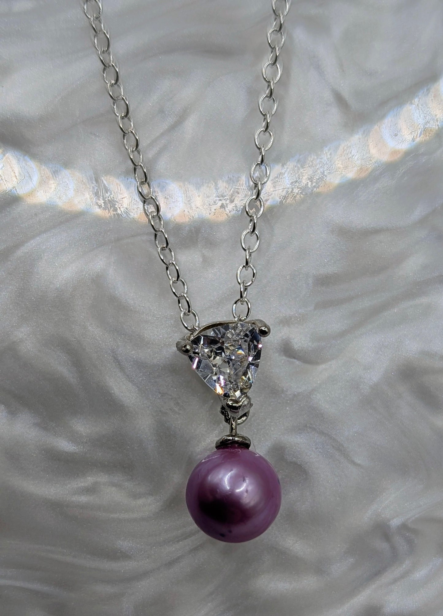 Mauve Pearl on a zirconia drop