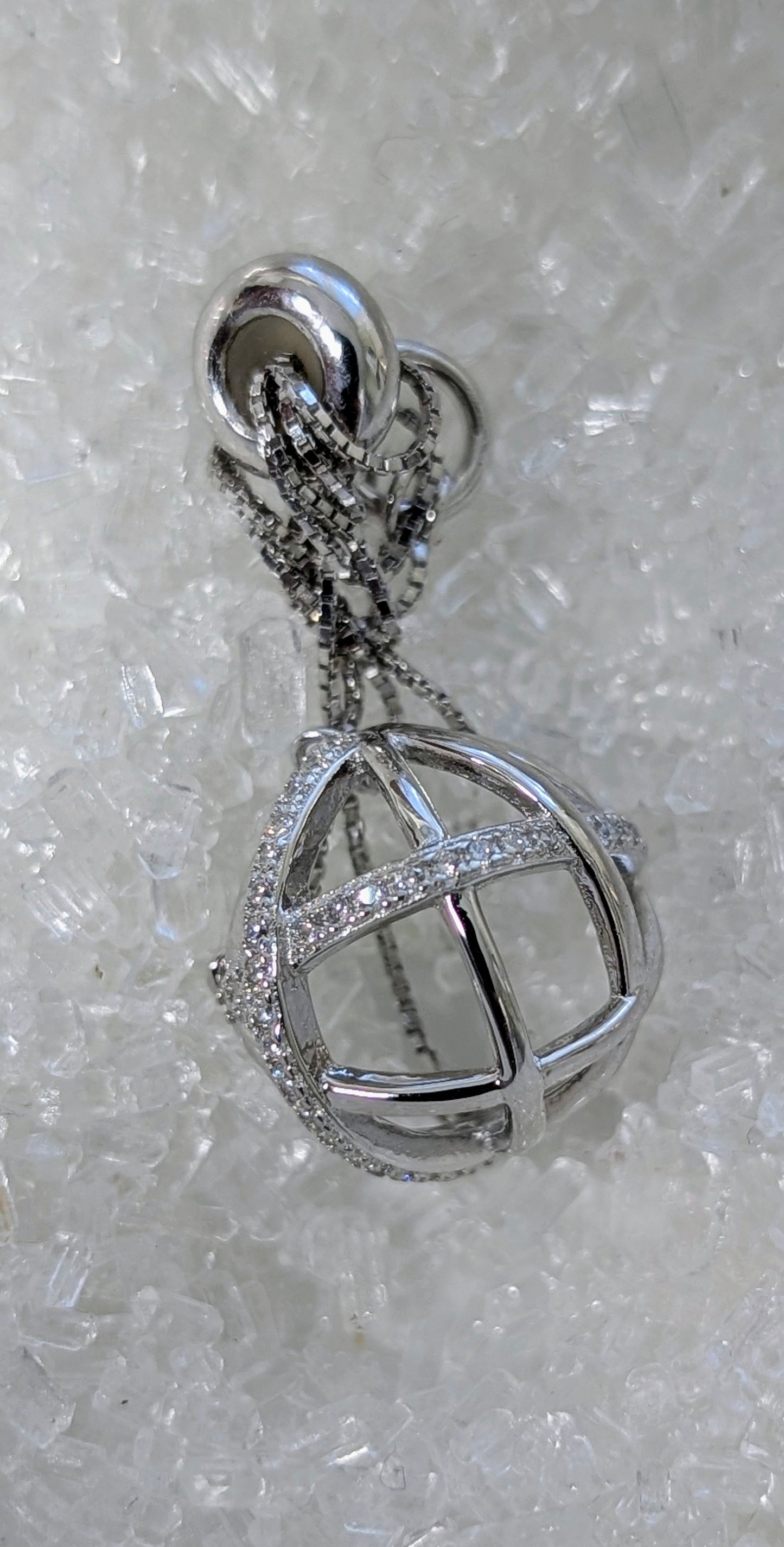 Swirl Edison basket cage