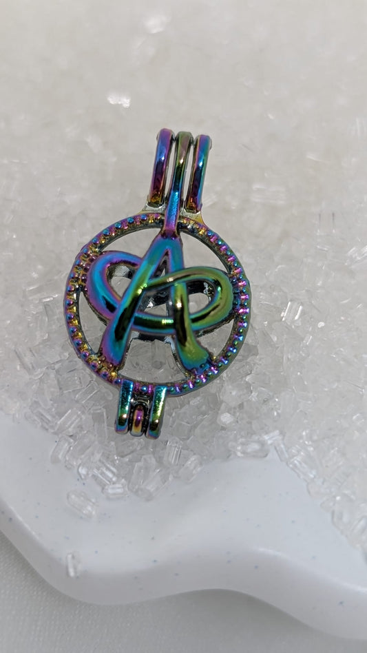 Rainbow A pearl pendant cage