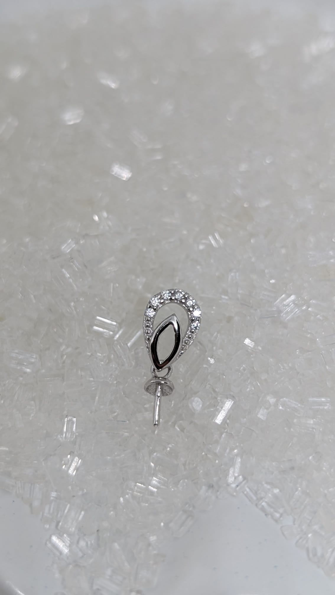 Lovely Lisa pearl pendant necklace