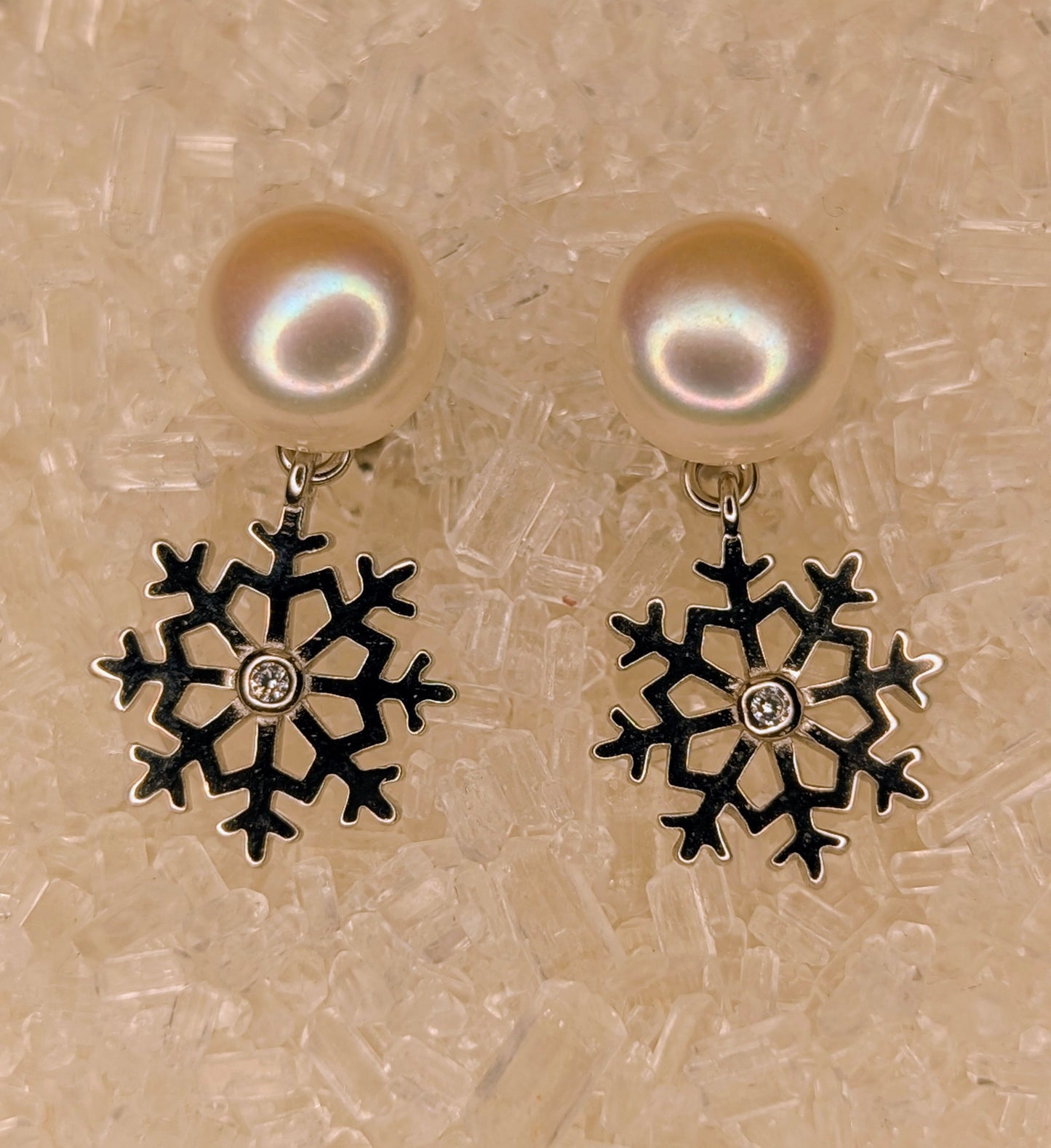 Snowflake pearl earrings
