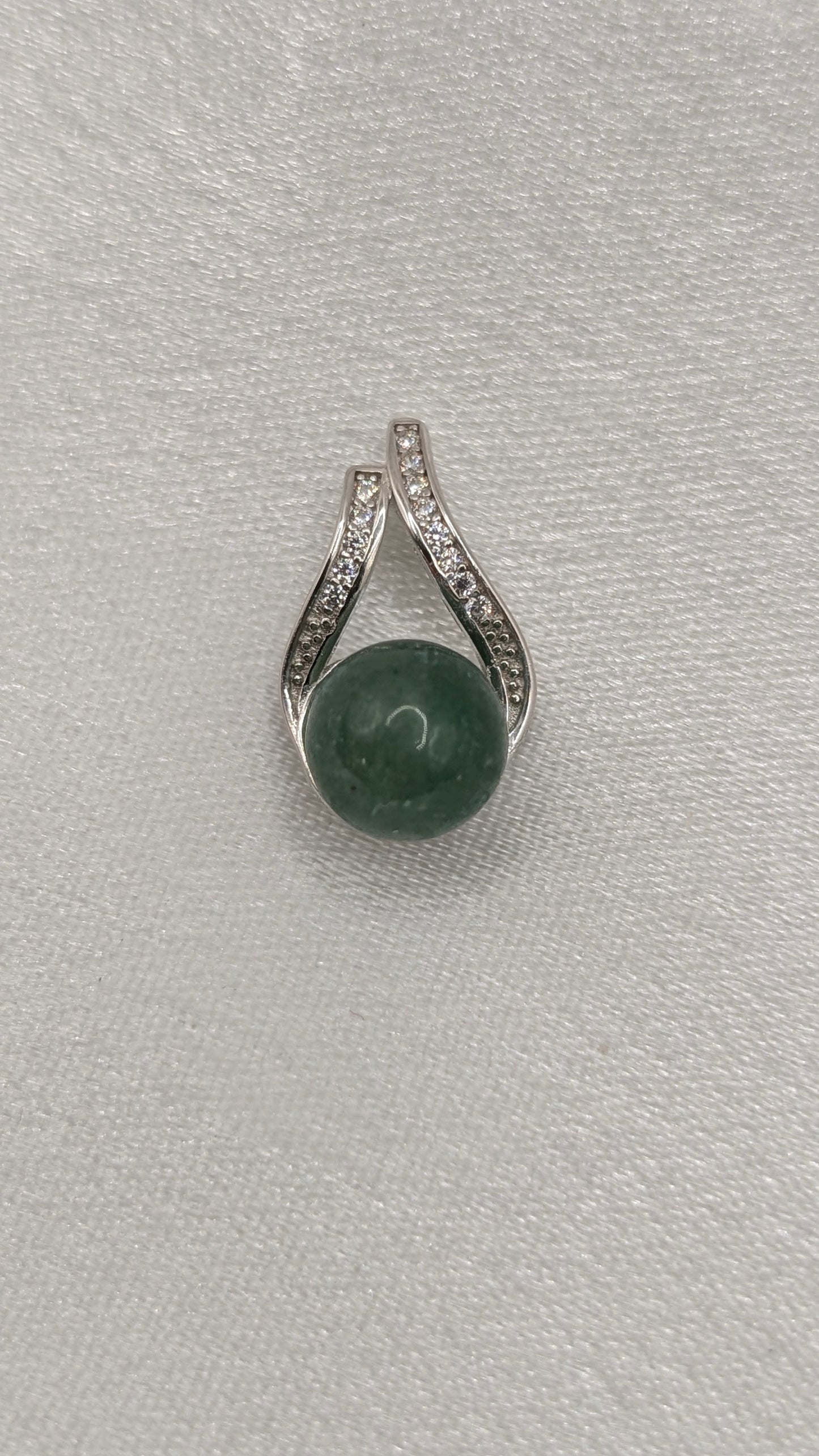 Green aventurine tear drop pendant