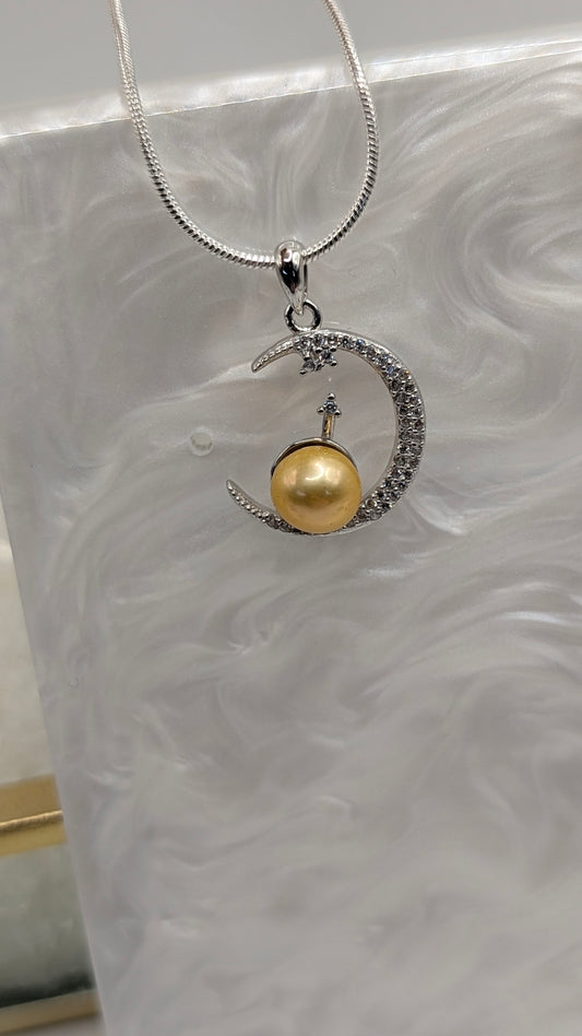 Sun moon and star pearl pendant