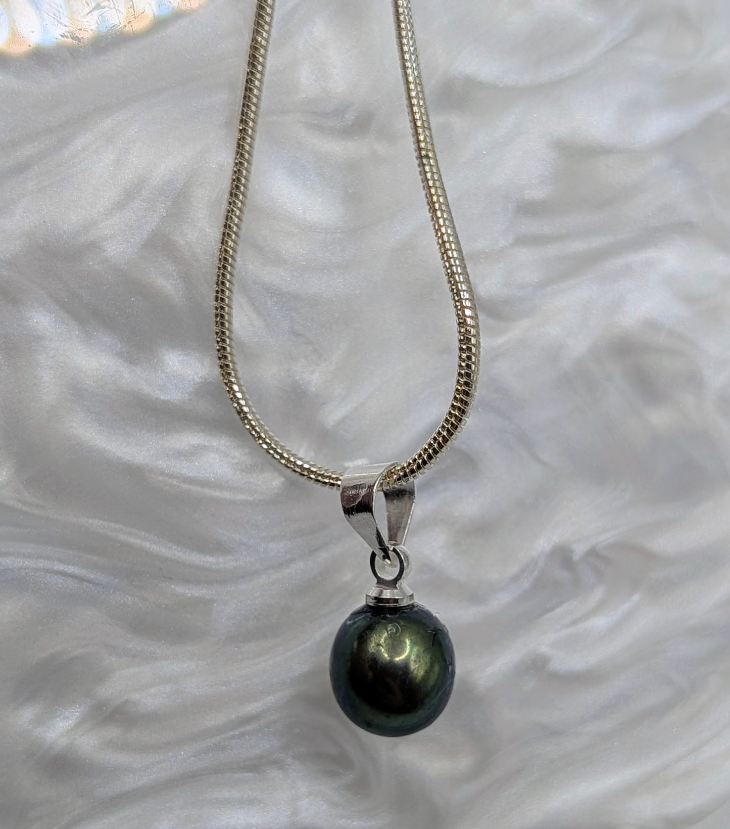 Olive green pearl simple drop