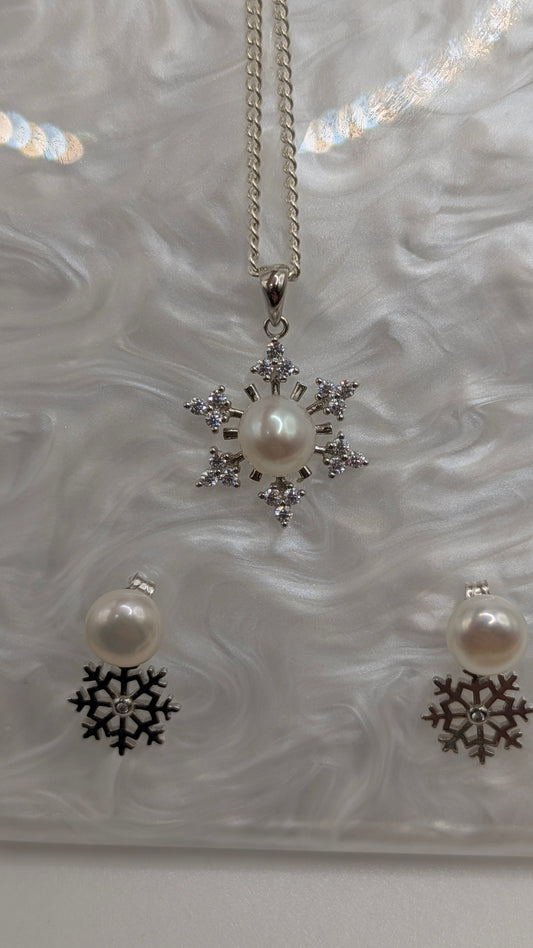 Snowflake earrings and necklace with white button pearls