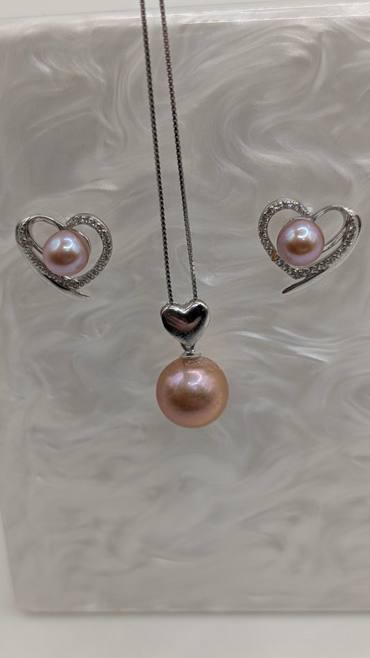 Pinky peach set, edison necklace and pearl earring