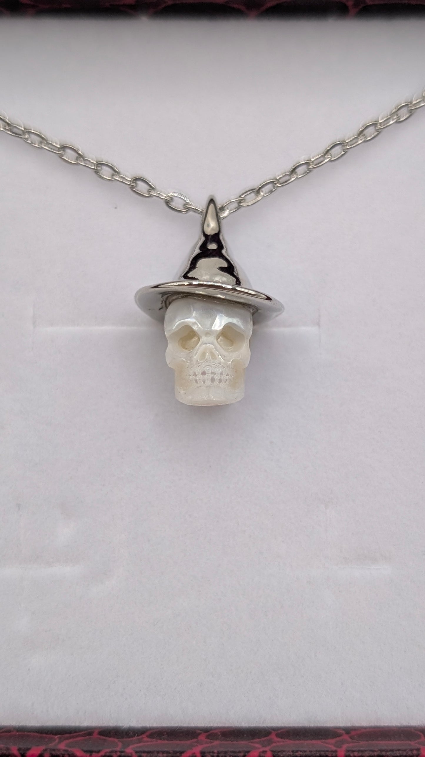 Pearl skull necklace