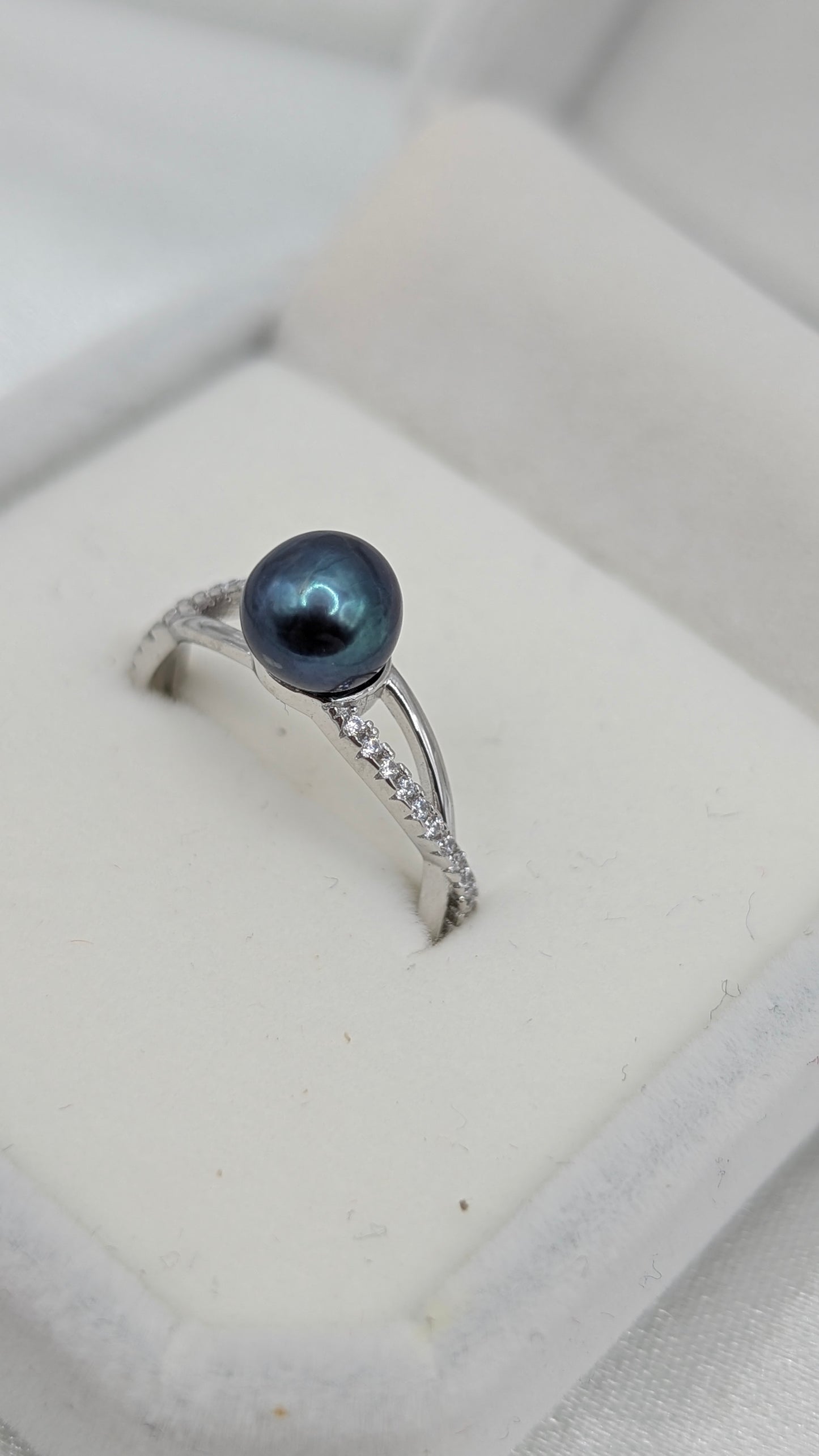 Deep ocean blue pearl ring