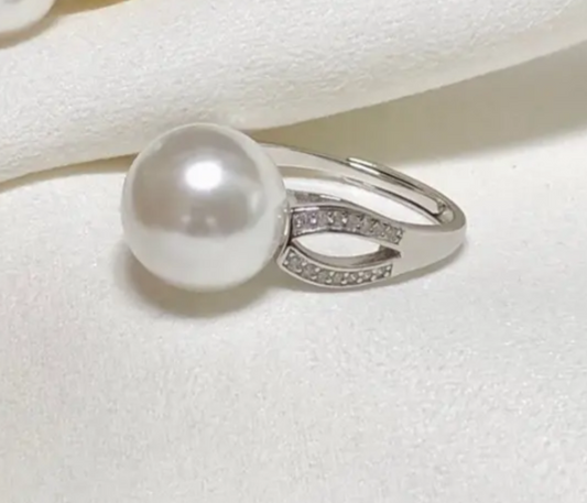 Edison oval accent ring