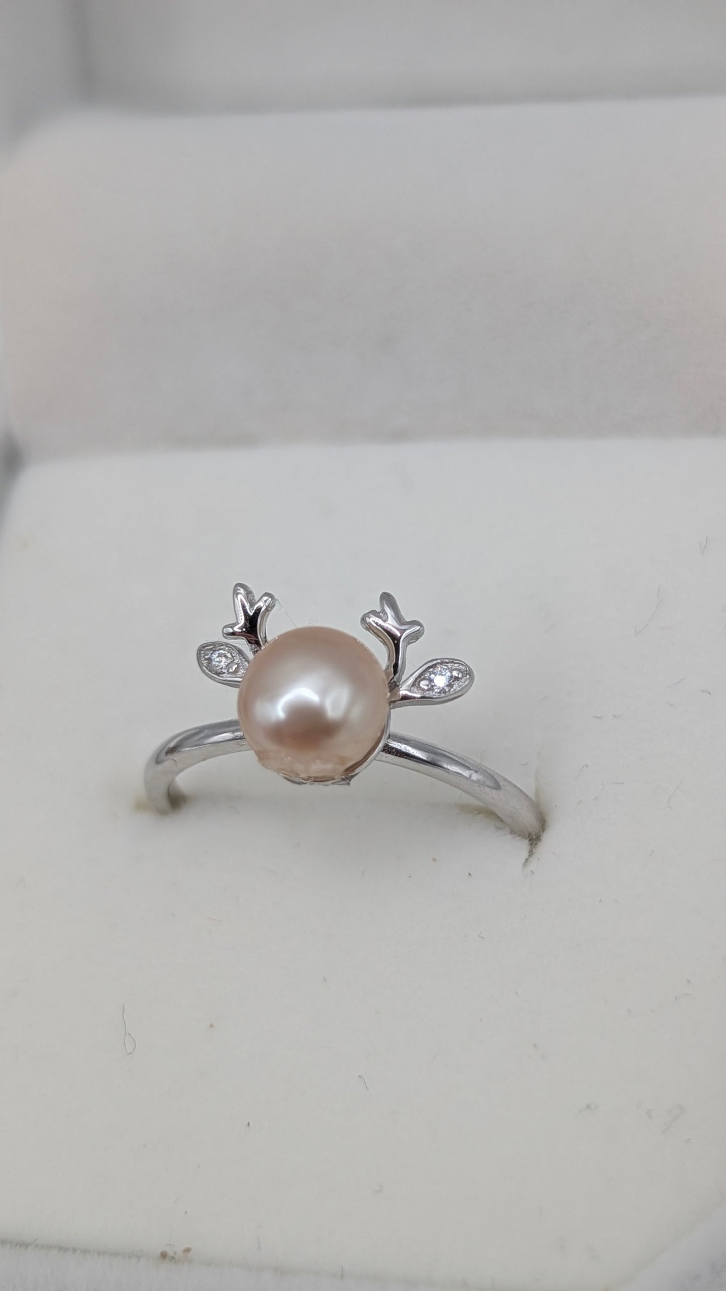 Silver or Gold Reindeer christmas ring with peach button pearl