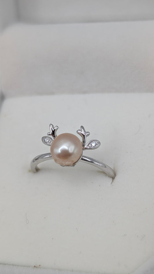 Silver or Gold Reindeer christmas ring with peach button pearl