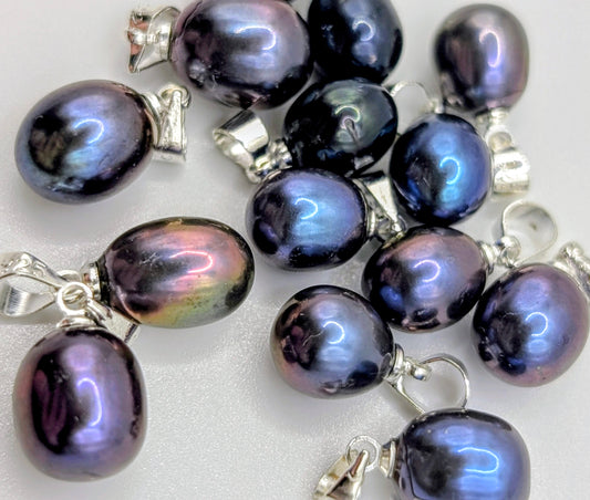 Peacock/oilslick simple pearl drop necklace