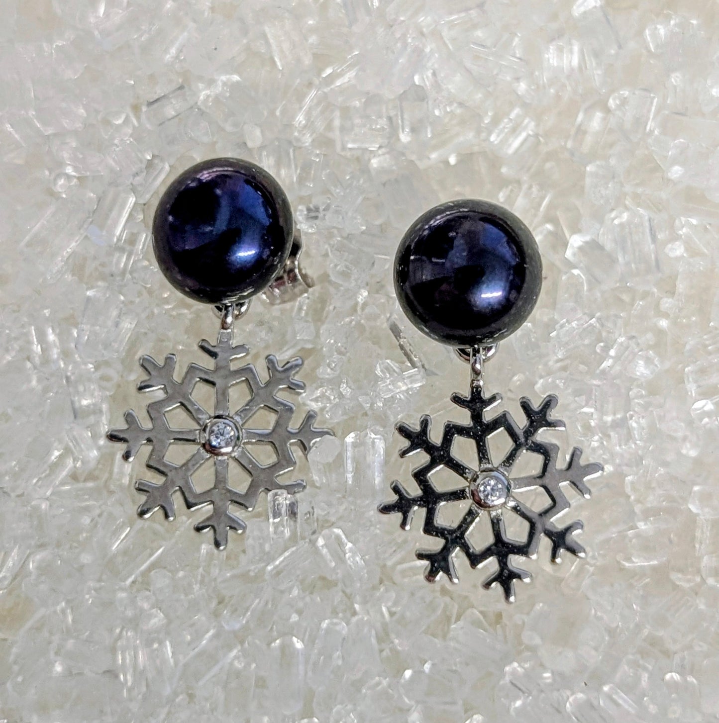 Snowflake pearl earrings