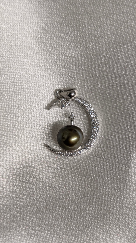 Moon and star pendant