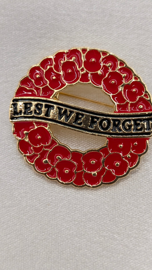 Gold wreath Poppy pin