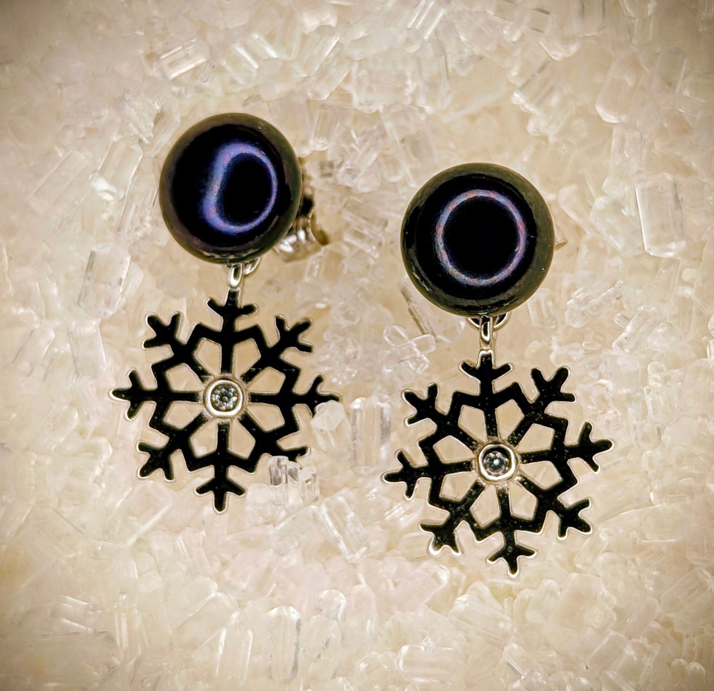 Snowflake pearl earrings