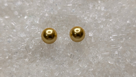 Yellow/gold stud earrings