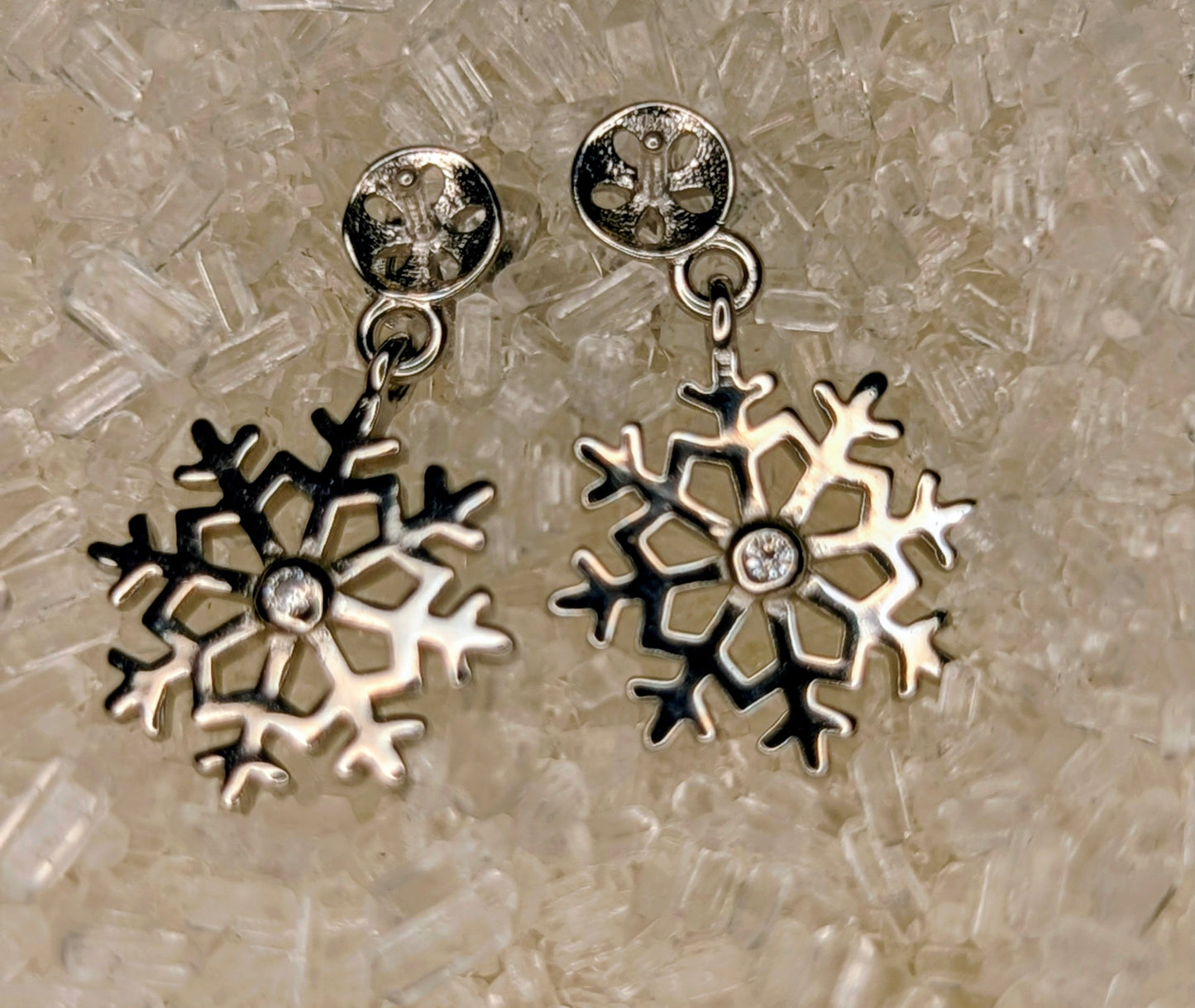 Snowflake pearl earrings