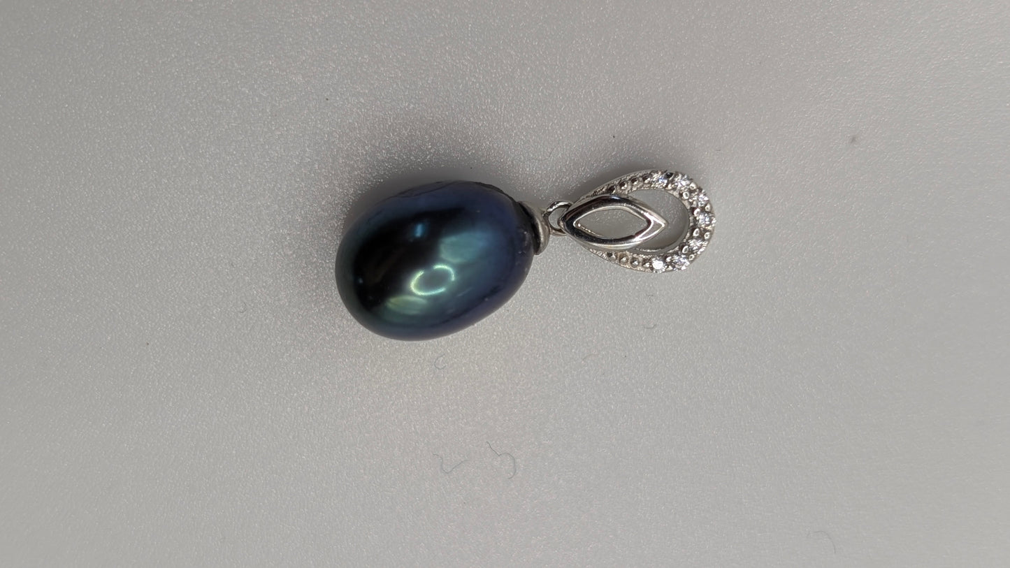 Oval rice drop black/peacock pearl
