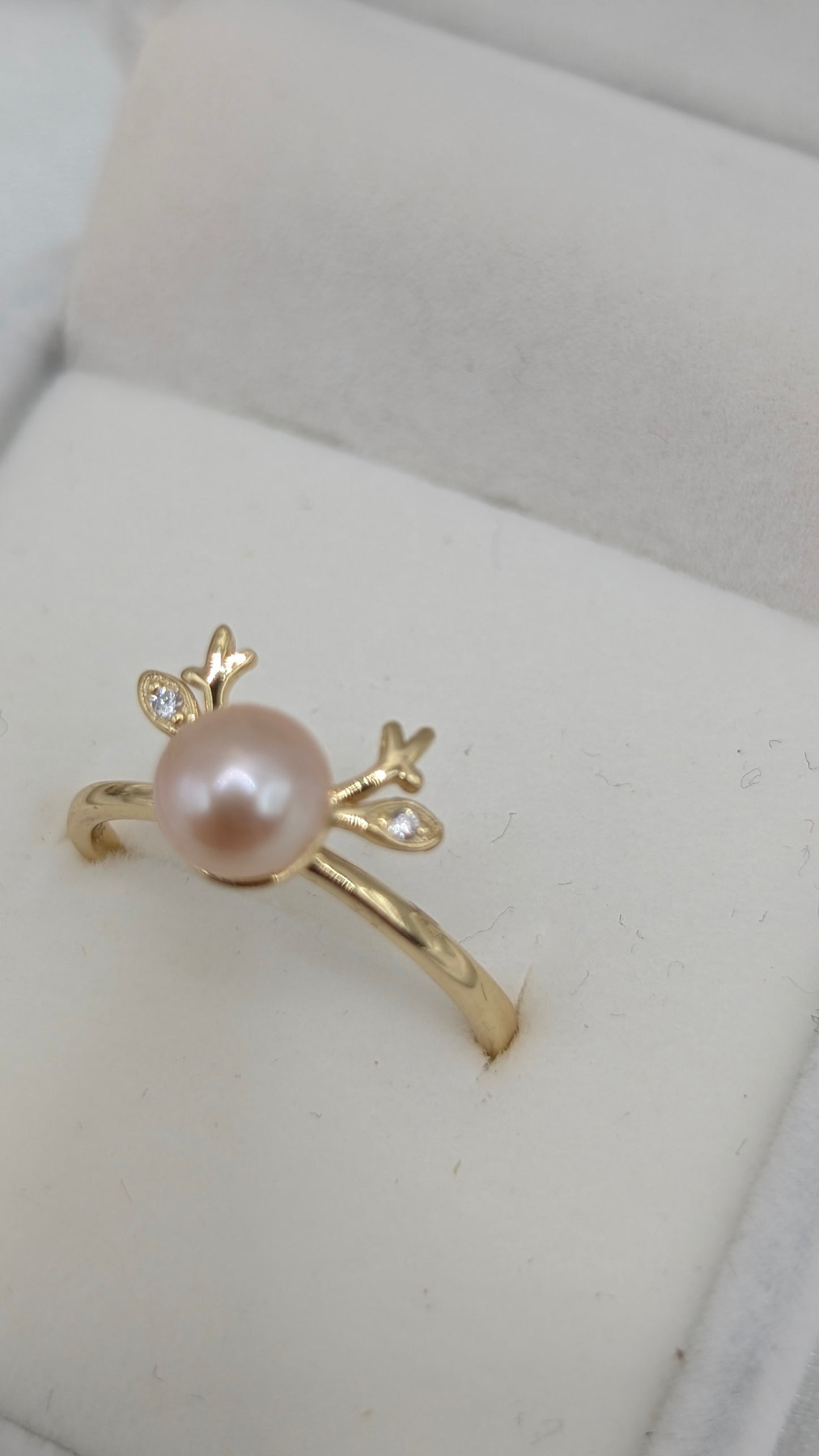 Silver or Gold Reindeer christmas ring with peach button pearl