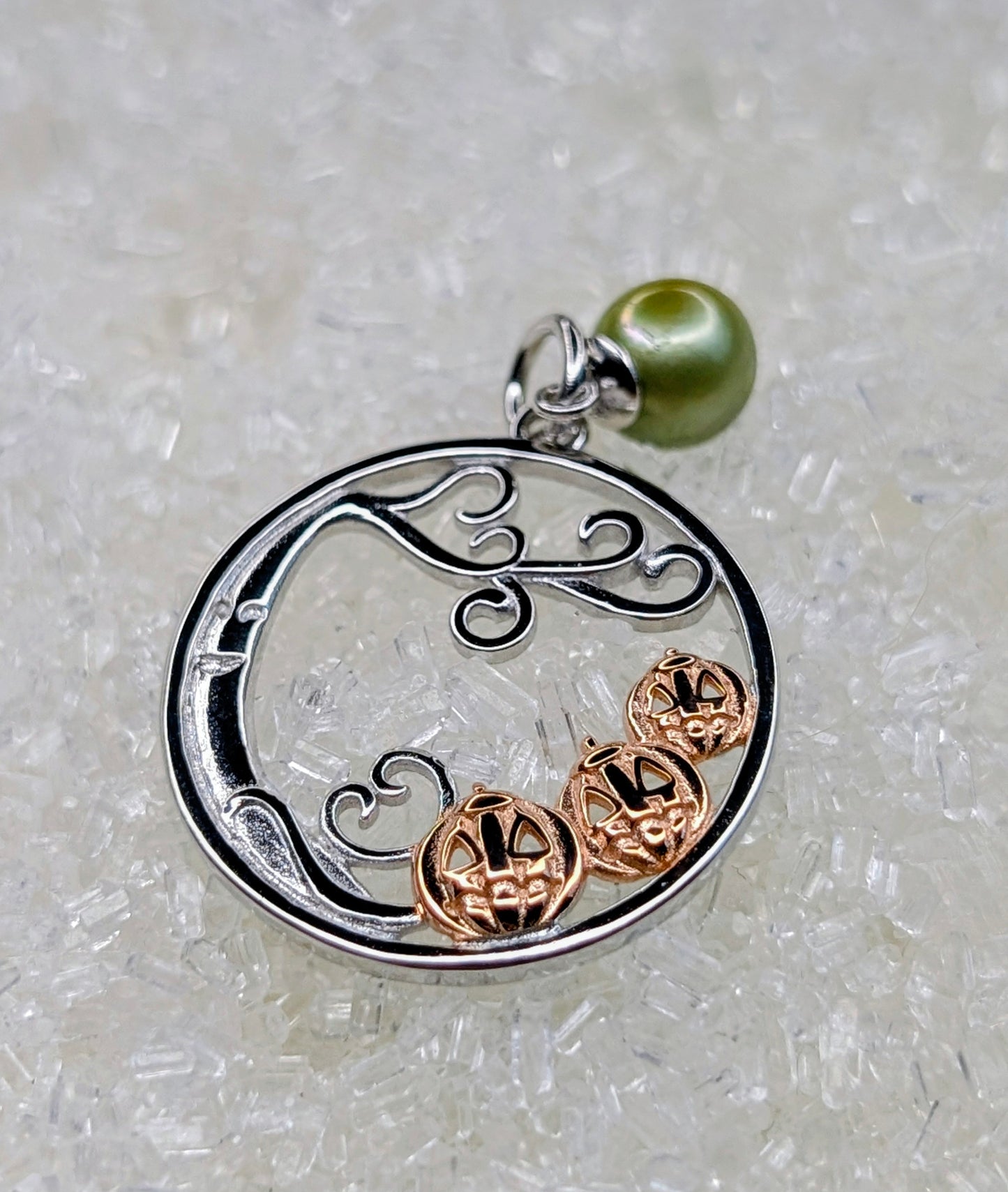 Pumpkin Patch Pearl mount pendant