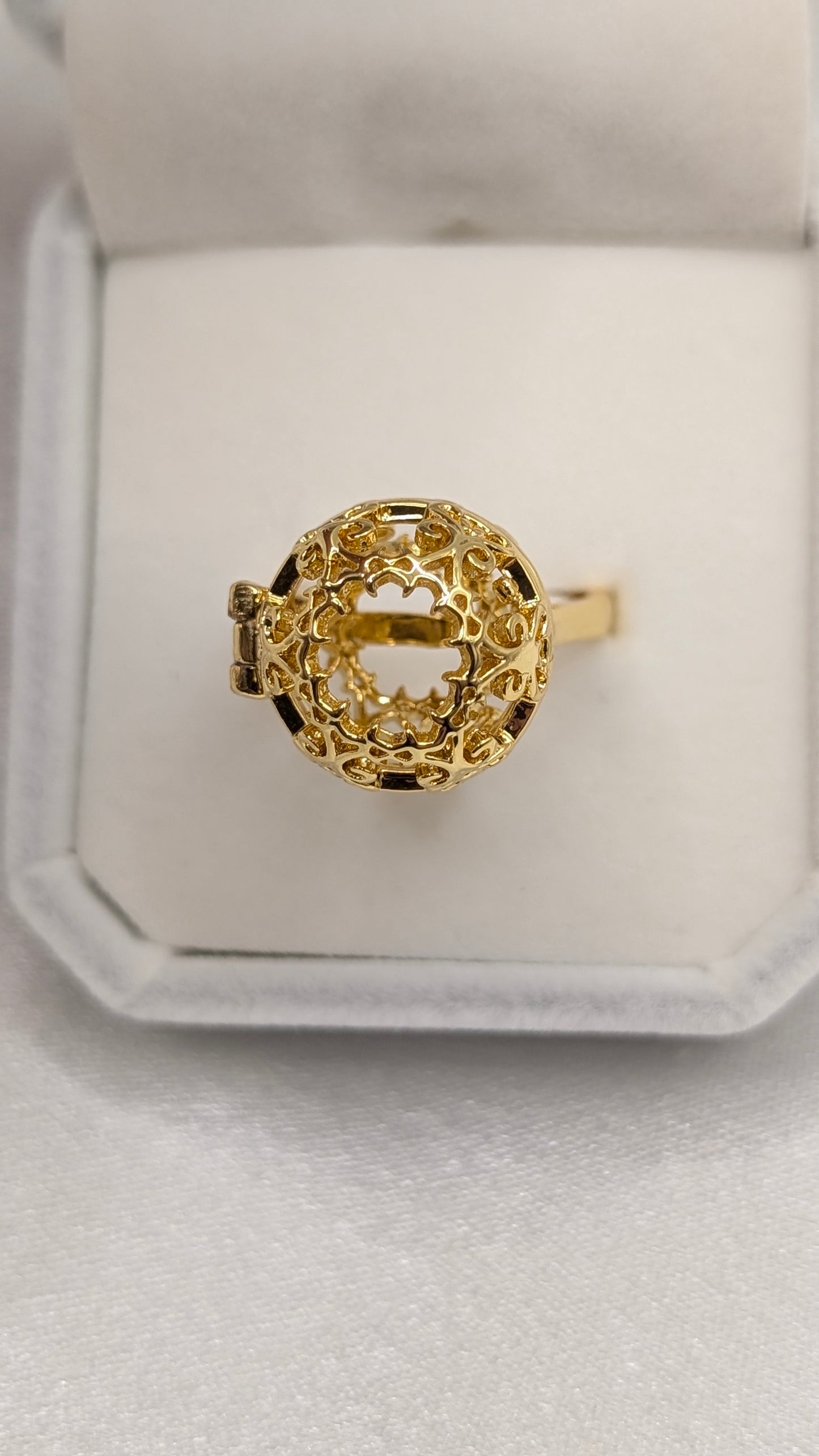 Gold edison cage ring