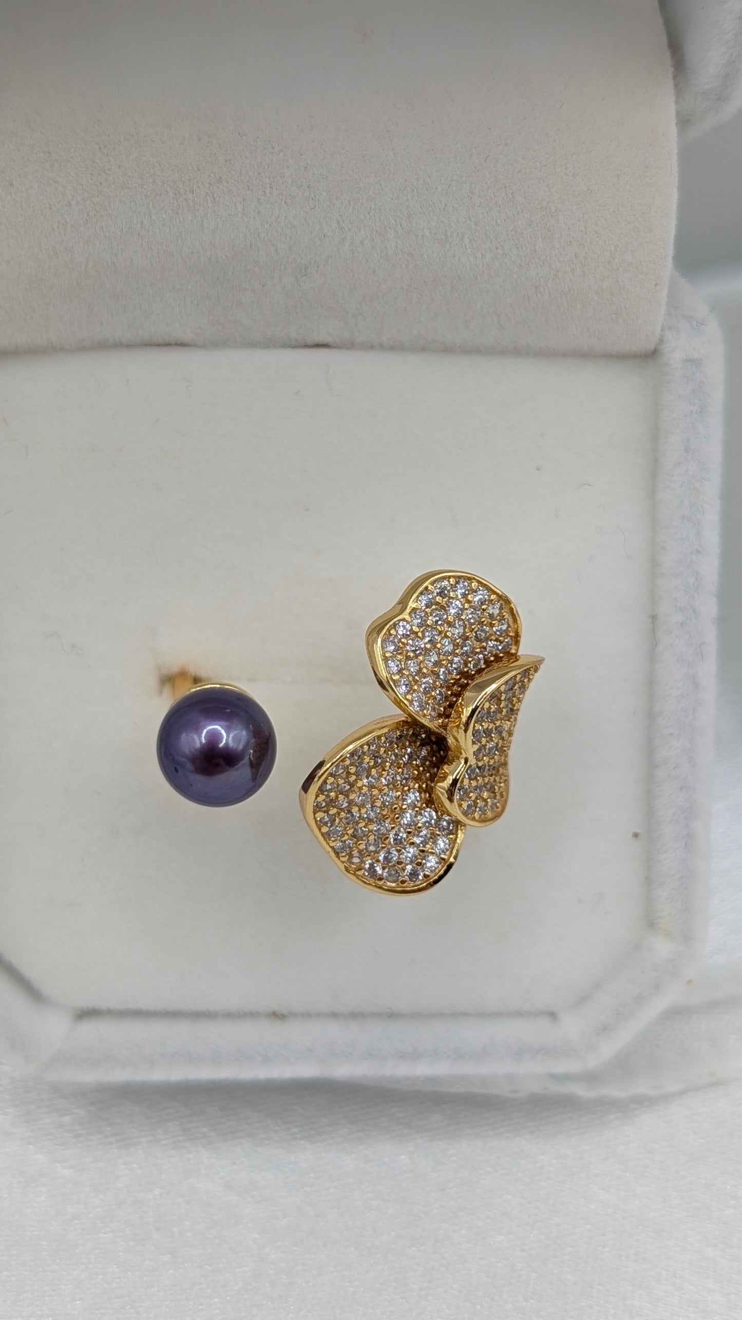 Deep purple pearl Bougee gold ring