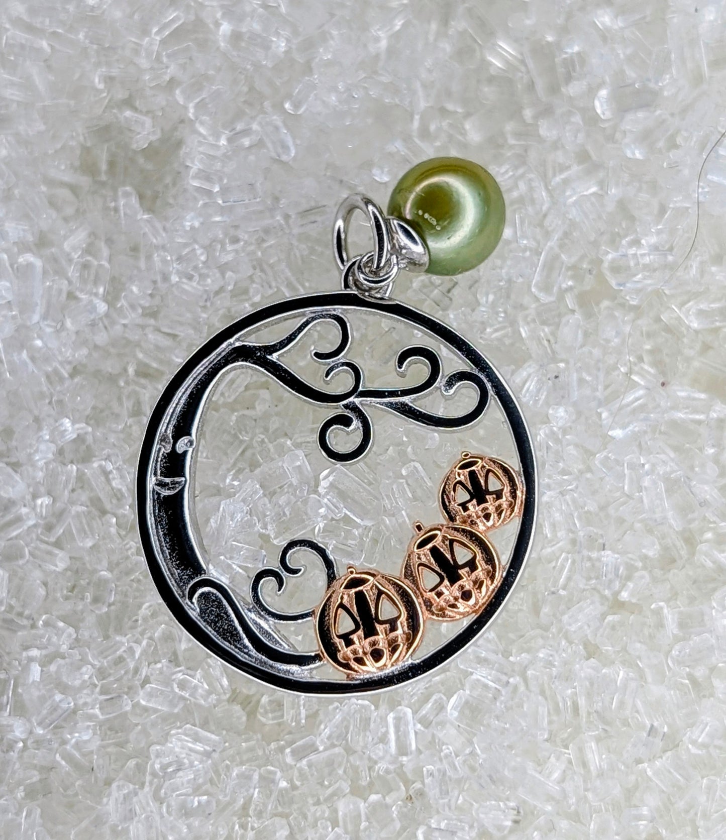 Pumpkin Patch Pearl mount pendant