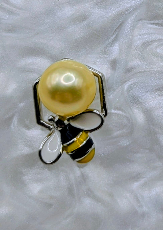 Bee earrings with yellow pearls