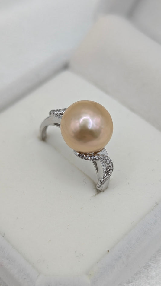 Peachy cream Edison ring