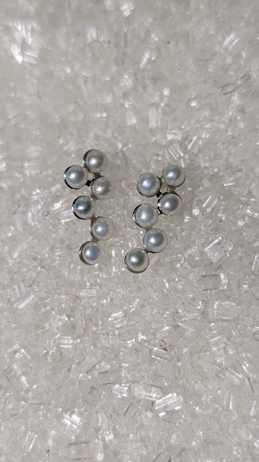 White baby pearl earrings