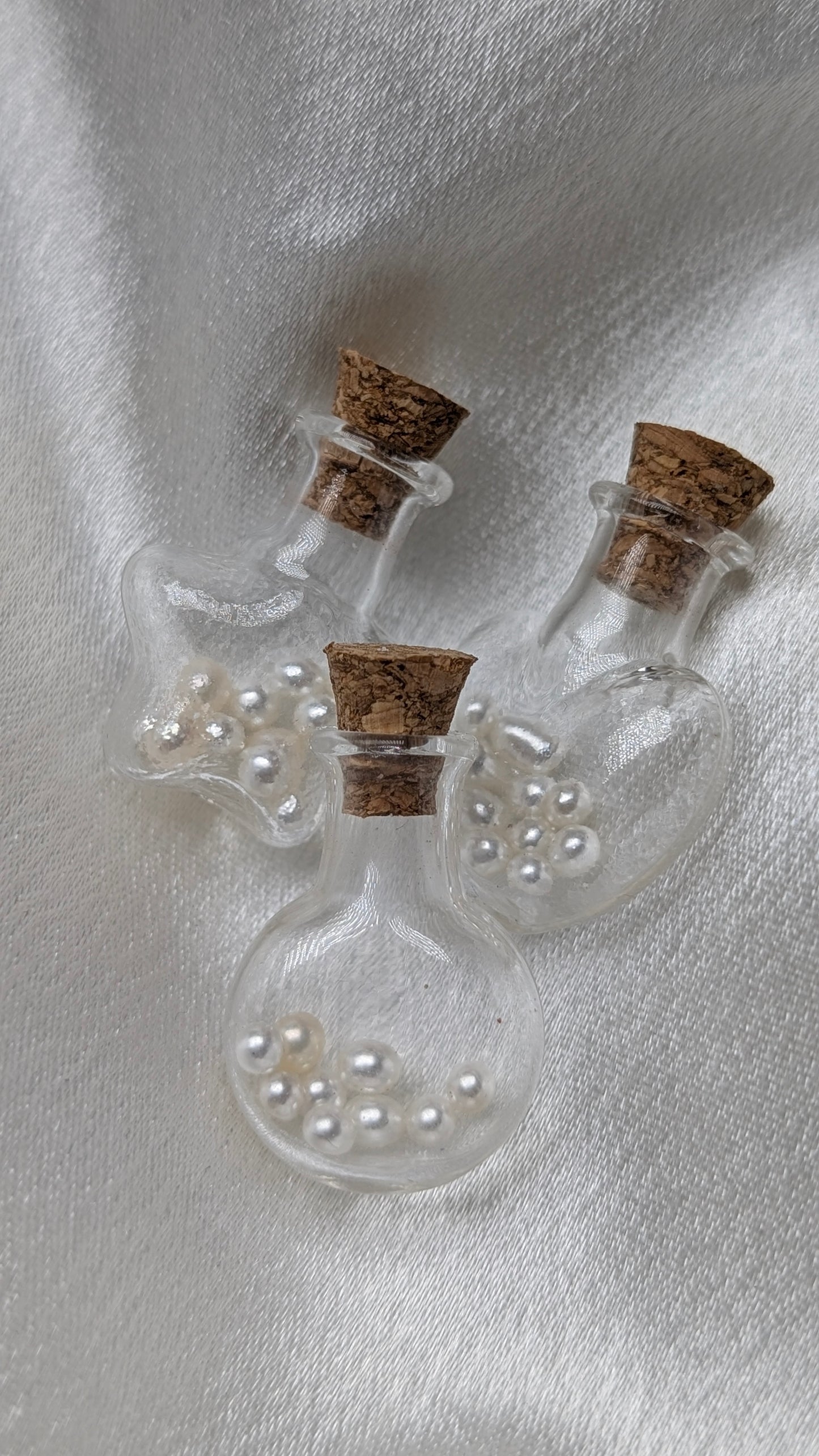 White mini baby pearls 10 bottle