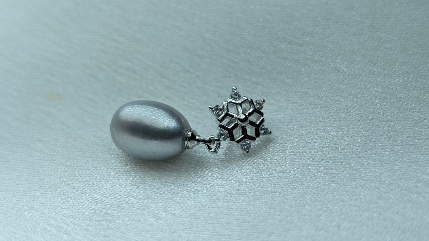 Snowflake drop necklace with silver pearl