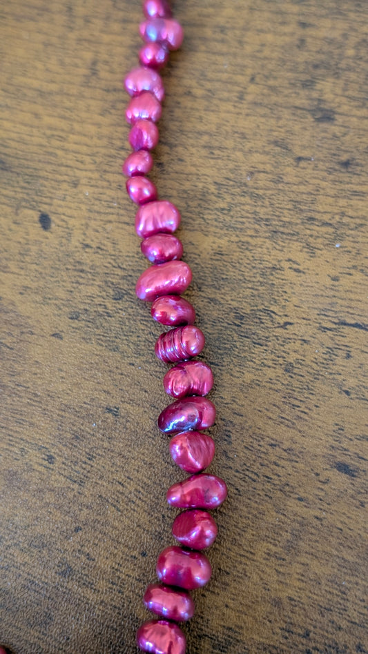 Magenta freshwater pearl row necklace 20"