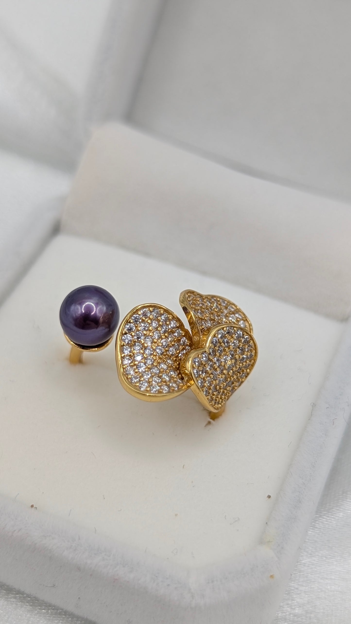Deep purple pearl Bougee gold ring