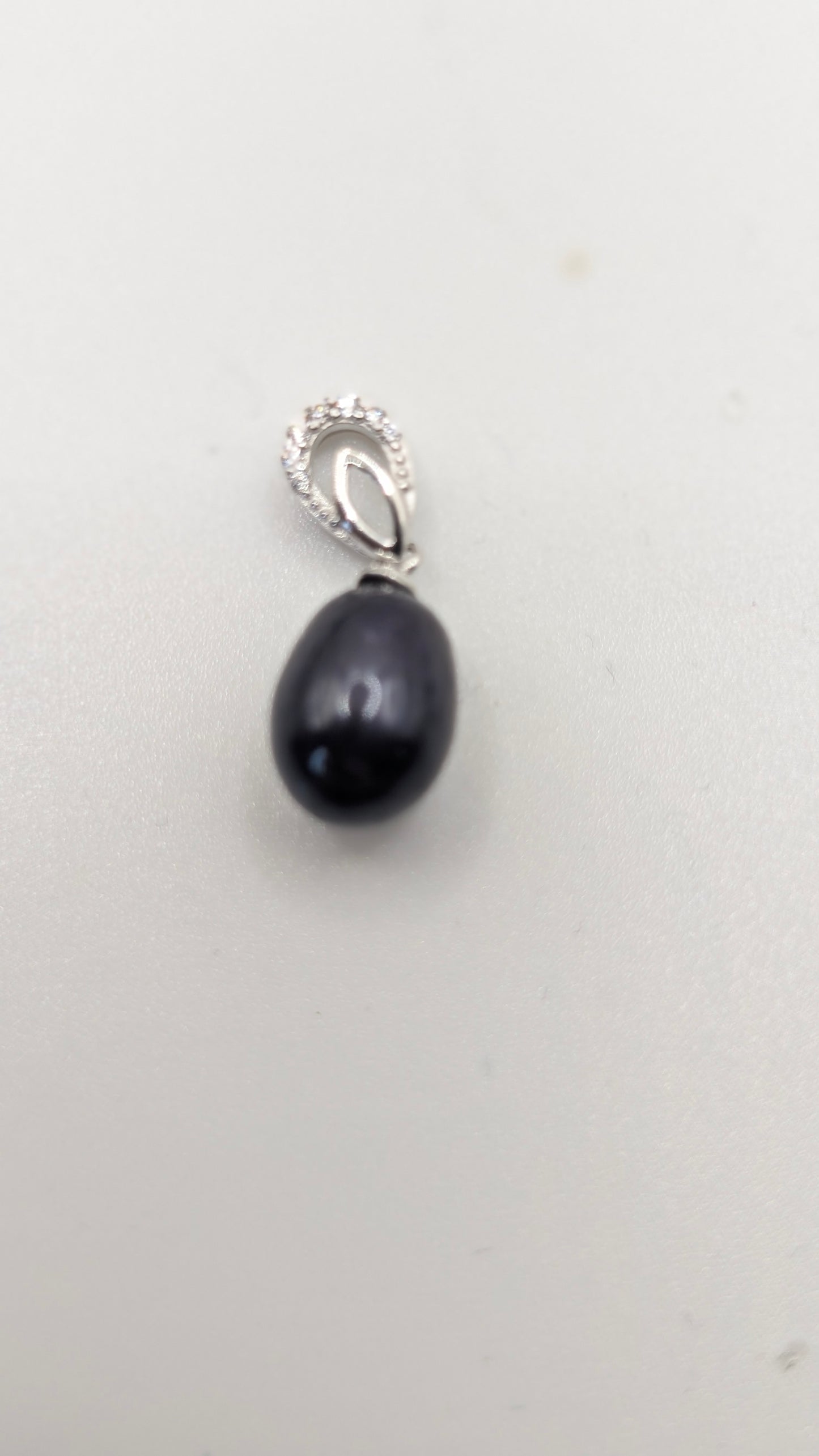 Oval rice drop black/peacock pearl