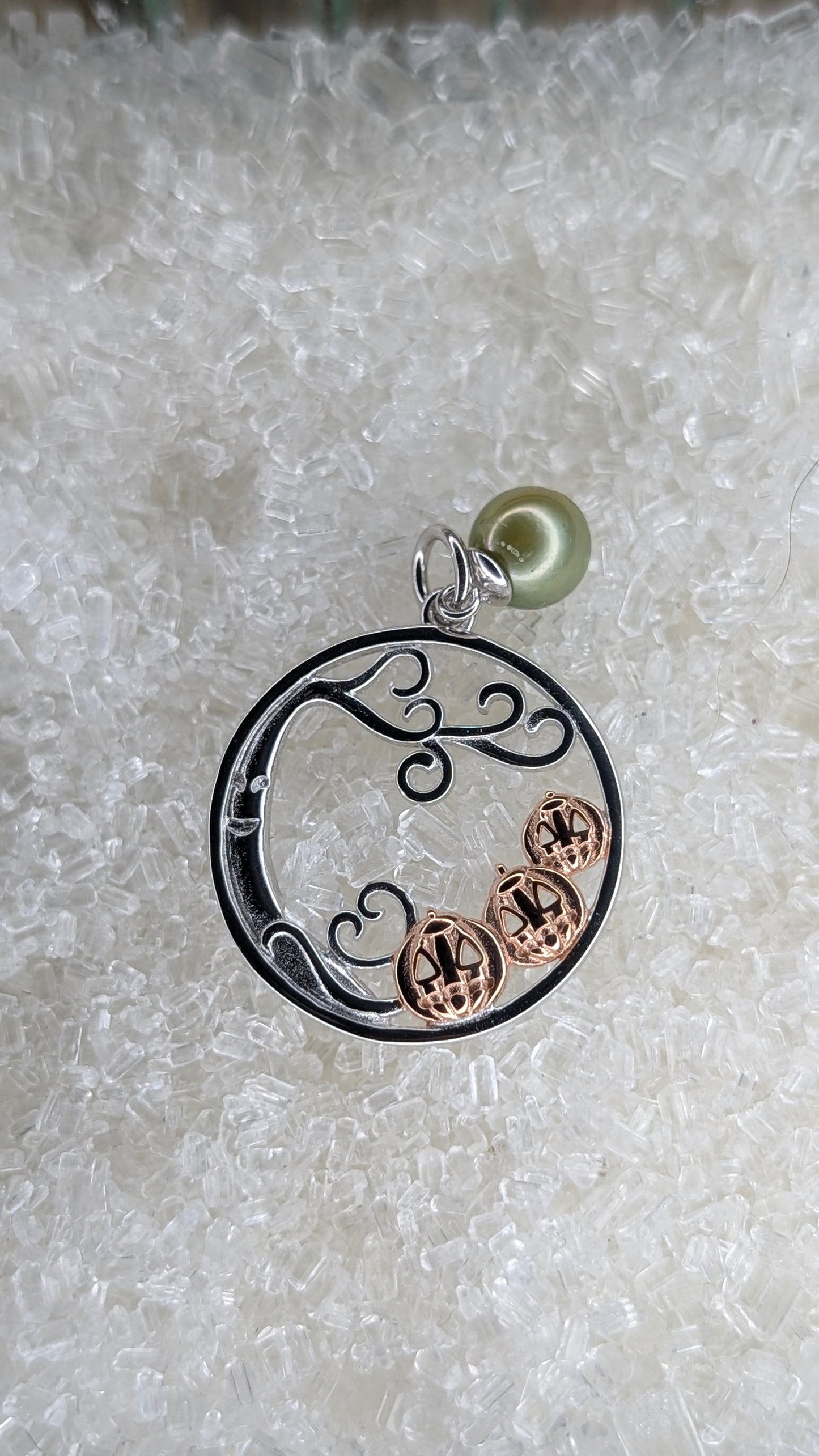 Pumpkin Patch Pearl mount pendant