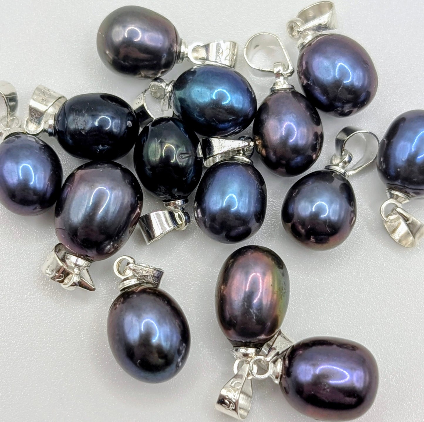 Peacock/oilslick simple pearl drop necklace