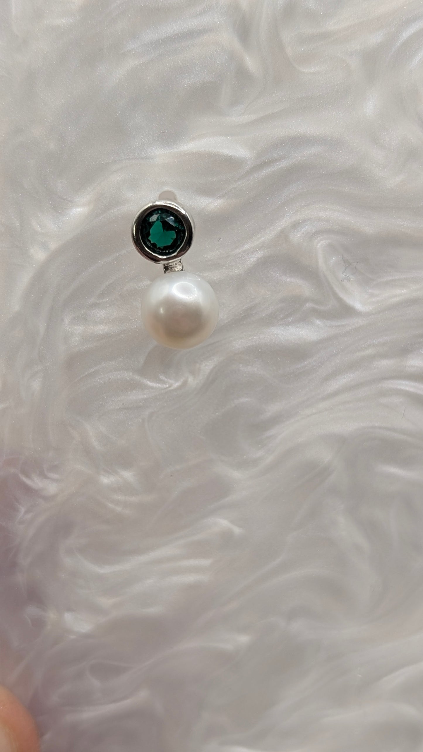 Green gem earring with white button pearls