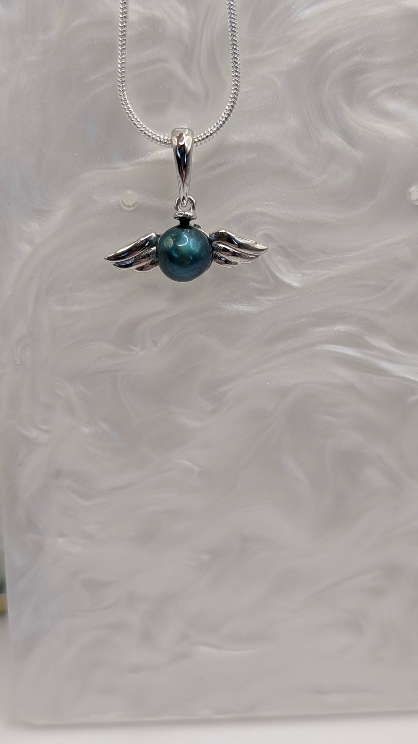 Pearl wings pendant